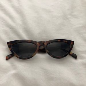 Cute “Vintage” cat eye sunglasses